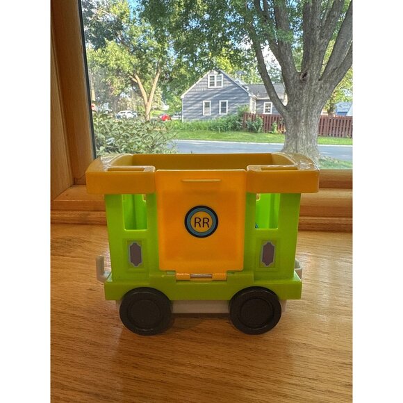Fisher-Price Little People Railroad Train Carriage Toy Bright Colors Kids - Picture 1 of 5